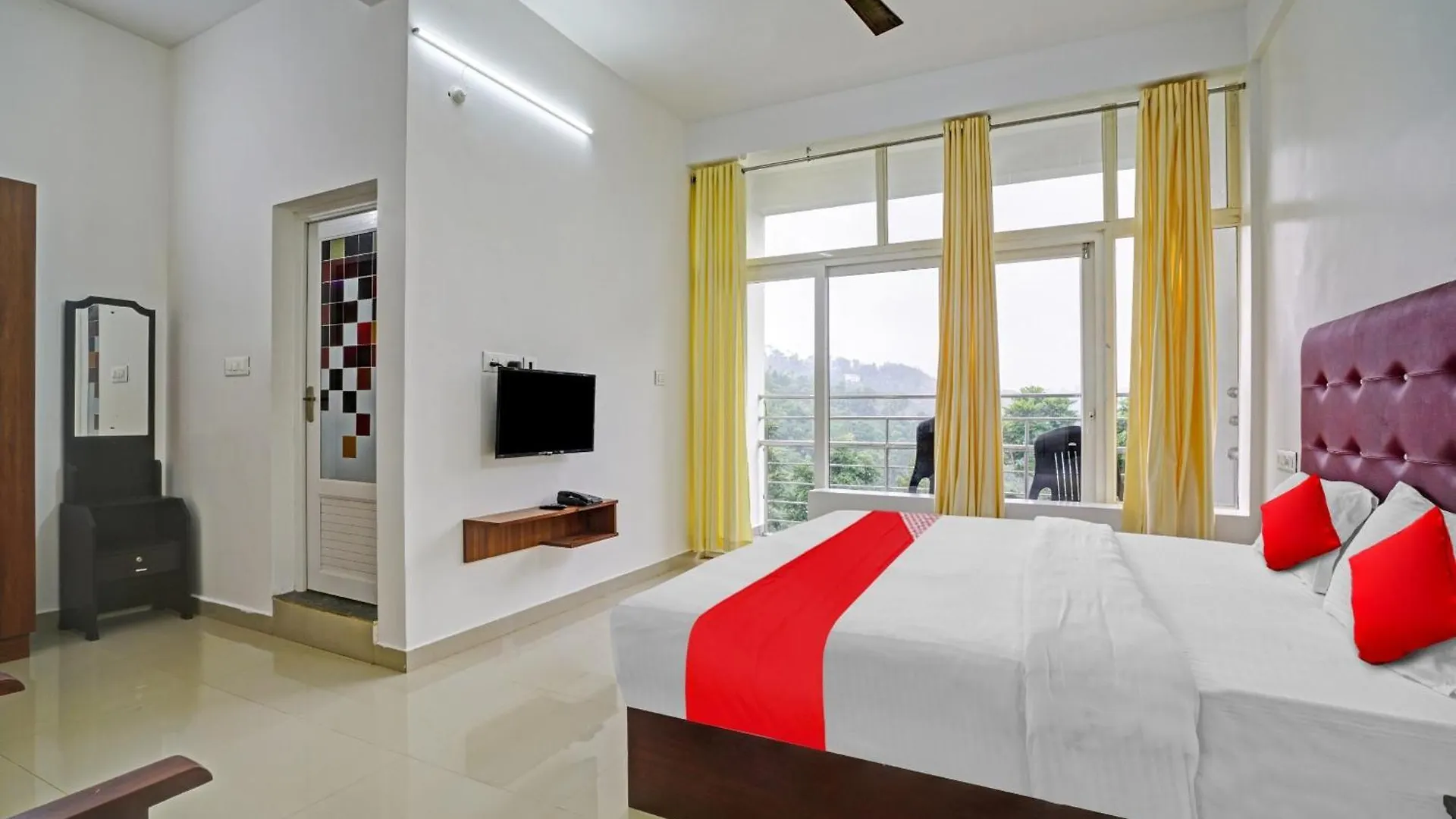 Hotel Oyo Flagship 81260 Star Lights Munnar Indie